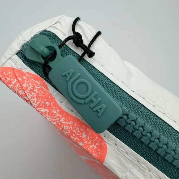 Aloha Collection Limited Edition Waikiki Tote & Pouch Set - Picture 12 of 13